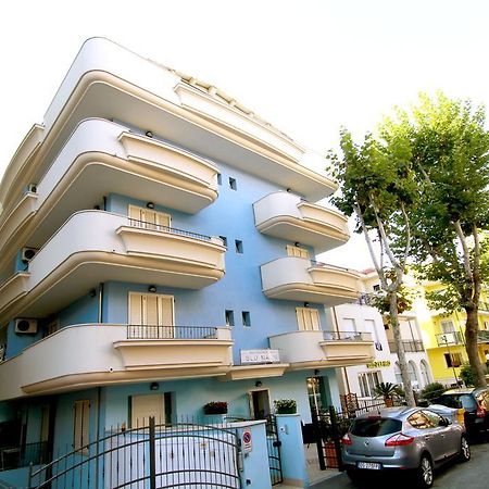 Residence Blu Marine Римини Екстериор снимка