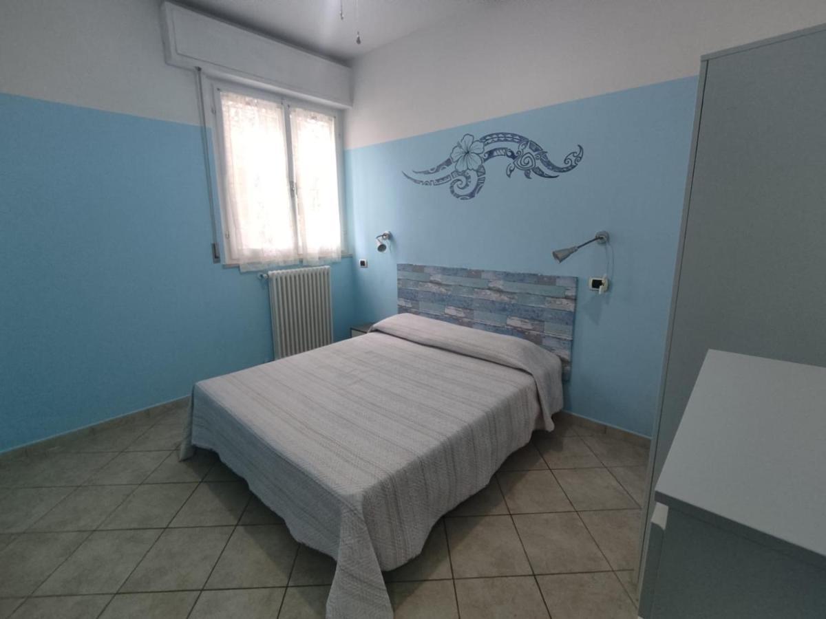 Residence Blu Marine Римини Екстериор снимка