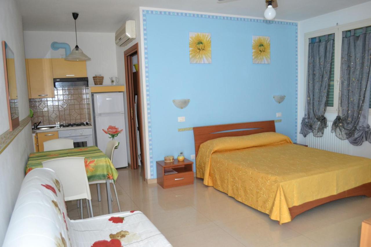 Residence Blu Marine Римини Екстериор снимка