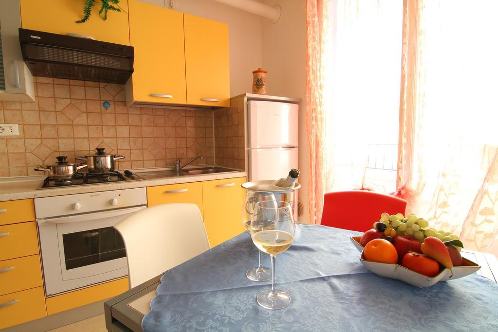 Residence Blu Marine Римини Стая снимка