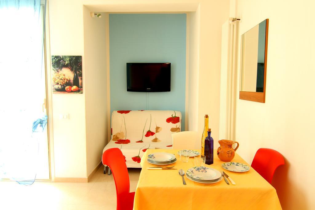 Residence Blu Marine Римини Стая снимка