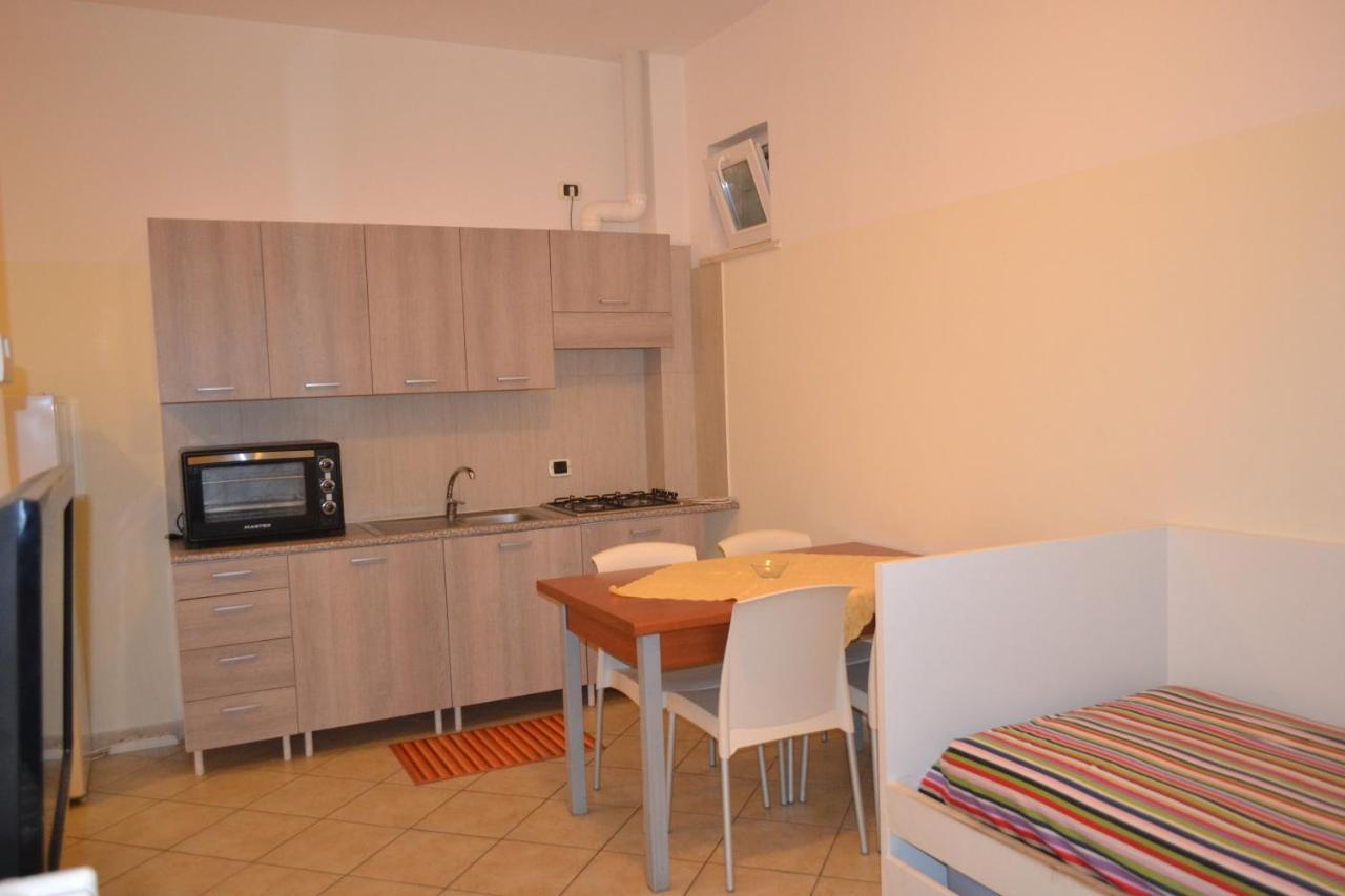 Residence Blu Marine Римини Екстериор снимка
